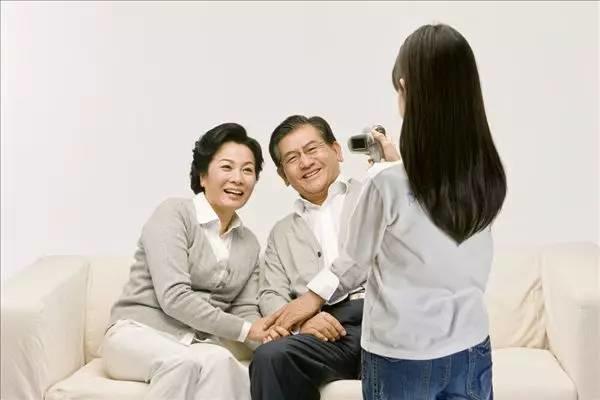 人最大的教养,是善待父母。 人最大的教养,是善待父母。