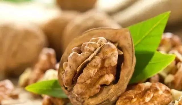 此零食每天3粒,清血管、防血脂结块!医生吃了多年,忘了告诉你! 此零食每天3粒,清血管、防血脂结块!医生吃了多年,忘了告诉你!
